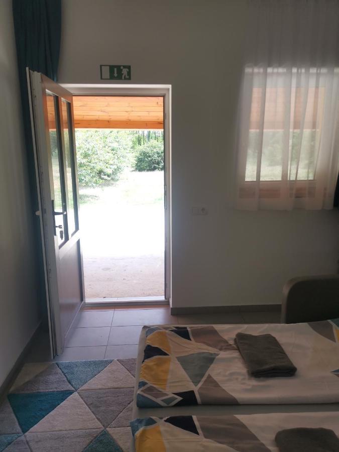Appartamento Podlovics Tanya Panzio Kemecse Esterno foto