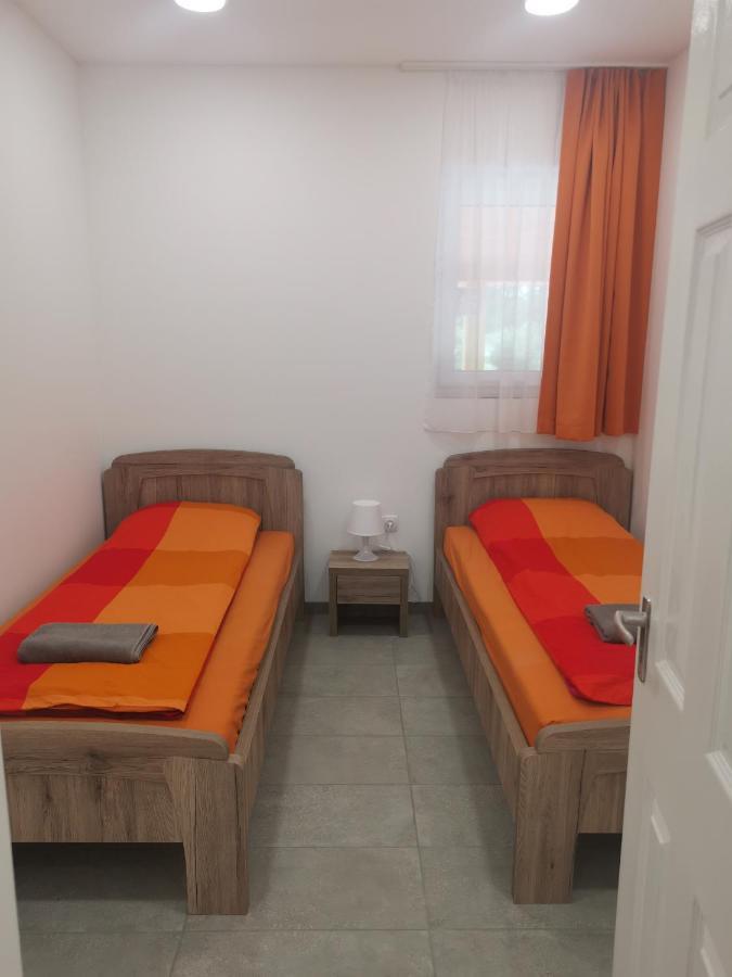 Appartamento Podlovics Tanya Panzio Kemecse Esterno foto