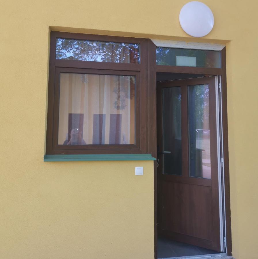 Appartamento Podlovics Tanya Panzio Kemecse Esterno foto